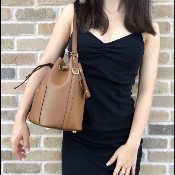 Gaby’sBags👜💕-NWT Michael Kors Bucket Bag 💕 - Picture 3 of 8